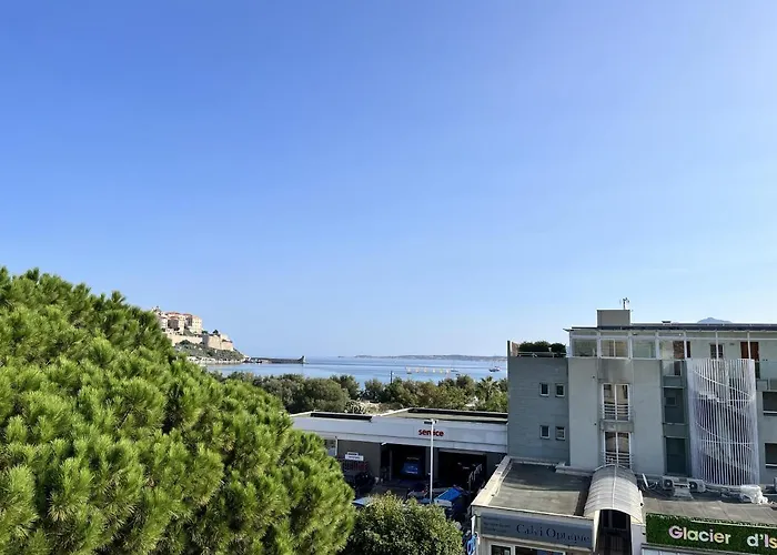 Joli T1 De 40m² A Calvi, Vue Mer, Avec Mezzanine Et Parking * Calvi (Corsica)