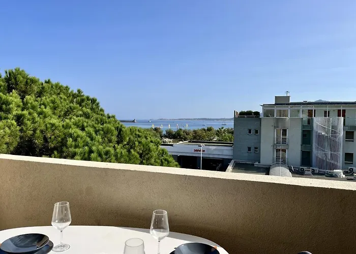 Joli T1 De 40m² A Calvi, Vue Mer, Avec Mezzanine Et Parking Calvi (Corsica)