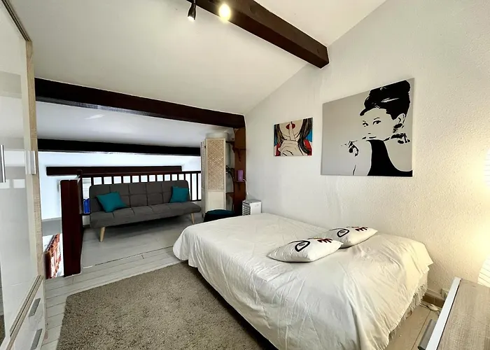 Apartment Joli T1 De 40m² A Calvi, Vue Mer, Avec Mezzanine Et Parking